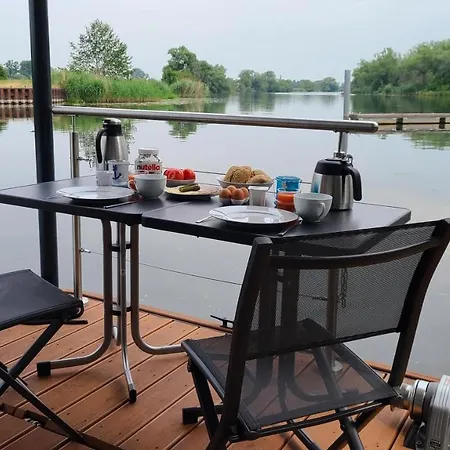 Hausboot Maris In Botel