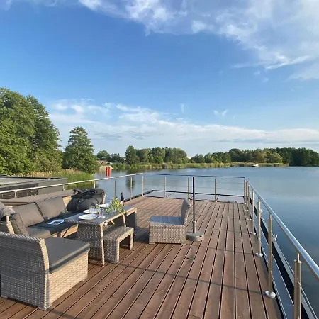 Botel Hausboot Maris In *